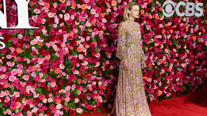 Illustration for article titled The Flower Wall On the Tony Awards Red Carpet Upstaged Everyone But These People